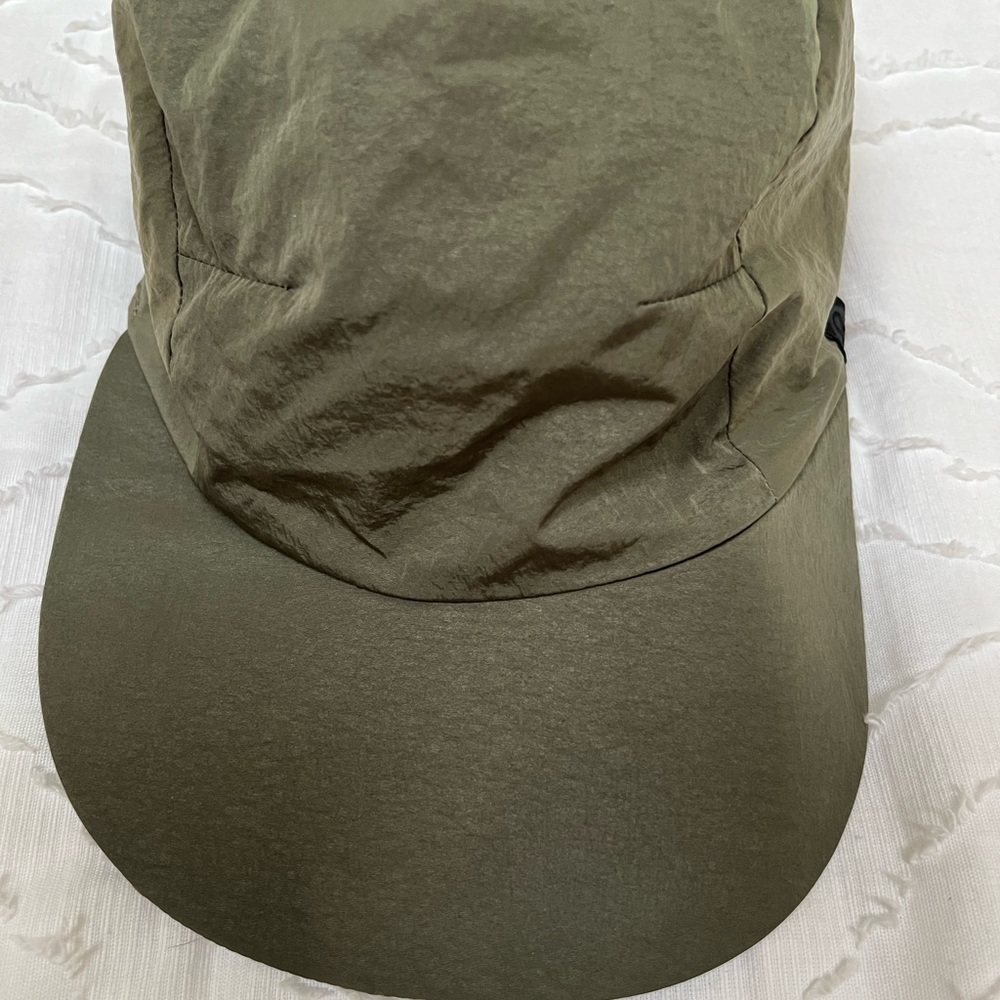 Lululemon hat - Picture 4 of 4